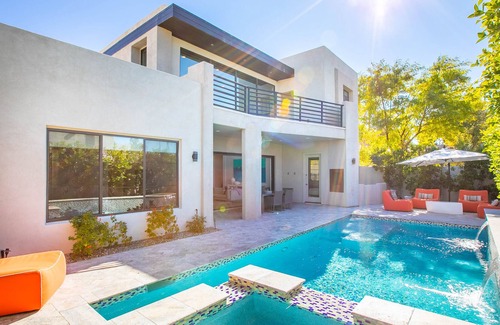 Fashion Square Villa | Modern Masterpiece Neighboring Fashion Square