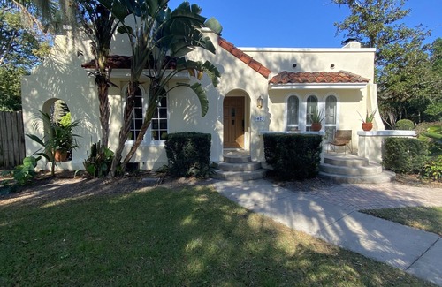 Fairvilla House | Modern Mediterranean Oasis