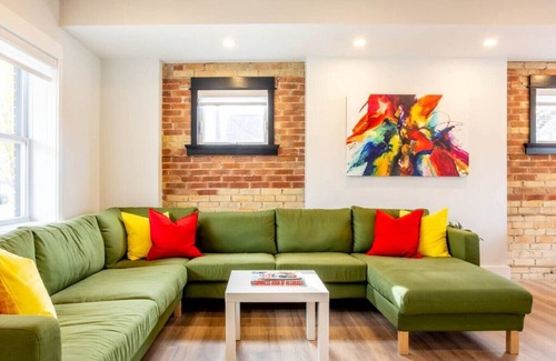 Kitchener House | Modern Meets Industrial Near the ❤️ of DT