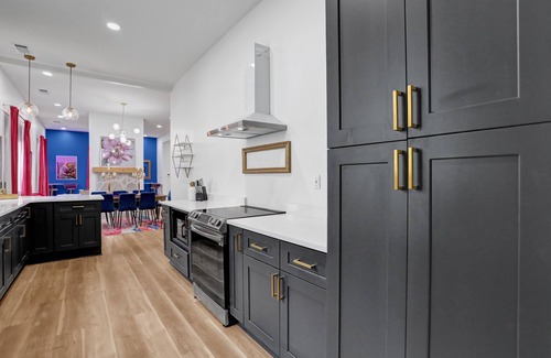 Midtown House | Modern Memphis Game House, Hot Tub! Close to Beale