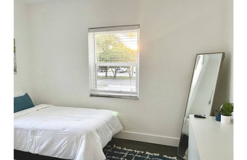 North Miami Cottage | Modern Miami Cottage - 12 mins from the Beach