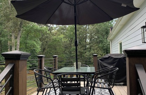Country Club House | Modern Miss - Inviting, modern home 5 minutes from the Square and Ole Miss.
