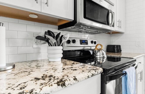 Villages of Seaport Condo | 🌴 Modern Monthly Beach Getaway – Just 2 Minutes from the Sand w/Pool & Tennis 🌊