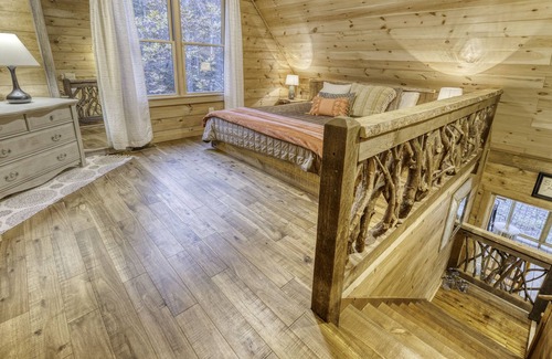 Foxfire Estates Cabin | Modern Mountain Cabin: NEW Hot tub, Fire Pit, Grill, and Patio
