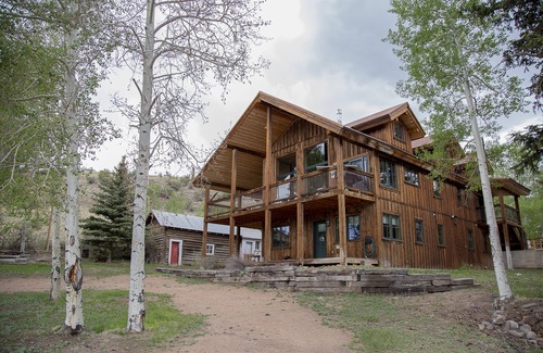 Creede House | Modern Mountain Cabin -Walk to Downtown Creede - Ping Pong - Unmatched Views