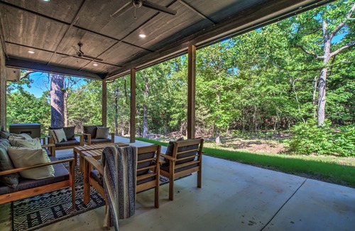 Eufaula House | *Modern Mountain Home In The Woods*