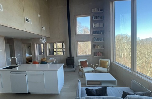 Scaly Mountain Cabin | Modern Mountain Getaway Near Highlands, NC