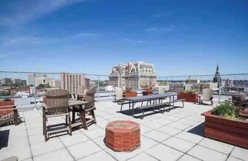 Downtown Baltimore Condo | Modern Mt.Vernon Studio In Great Central Location