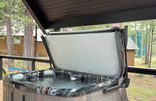 Musick Ridge Cabin | Modern Mtn Luxury - Soak, Stay, & Be Spoiled