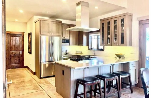 Carbondale House | Modern Mtn New Build Comfort, Near Aspen Skiing