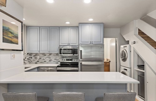 Snowmass Village House | Modern, MTN Retreat w/Fireplace, Pool, Hot Tub, Steps to Snowmass Base Village