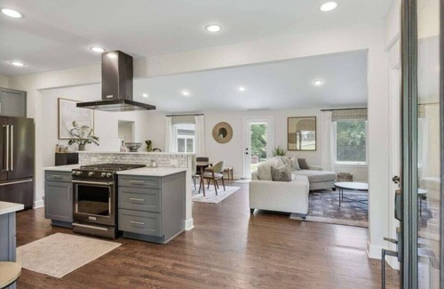 Inglewood House | Modern Music City Oasis Sauna & Spacious Yard!