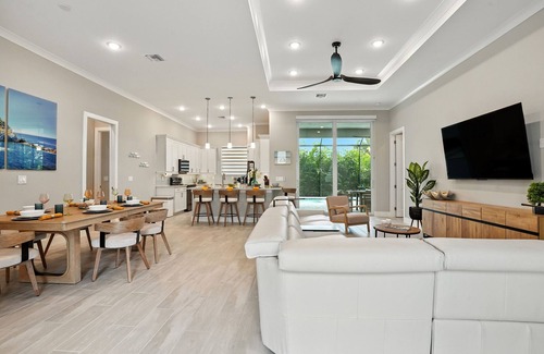 East Naples House | Modern Naples Retreat with Heated Pool – Close to Downtown!