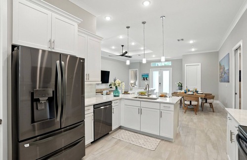 East Naples House | Modern Naples Retreat with Heated Pool – Close to Downtown!