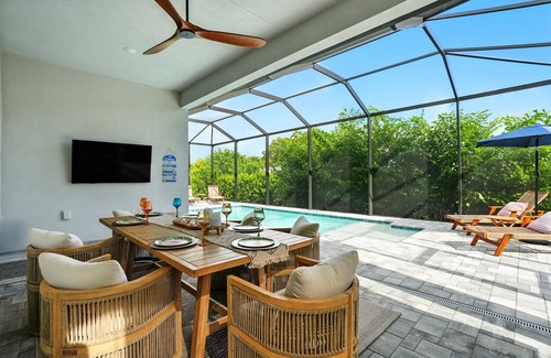 East Naples House | Modern Naples Retreat with Heated Pool – Close to Downtown!