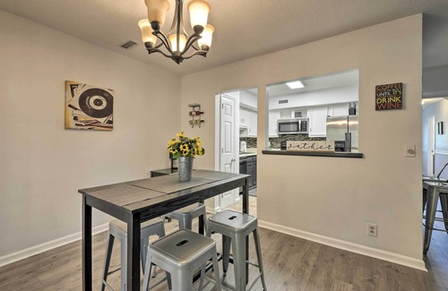 Antioch House | Modern Nashville Townhome: Large Yard & Deck!