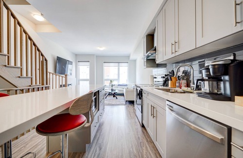 Durham Region House | Modern New 4 Bedroom Townhome with Indoor Fireplace
