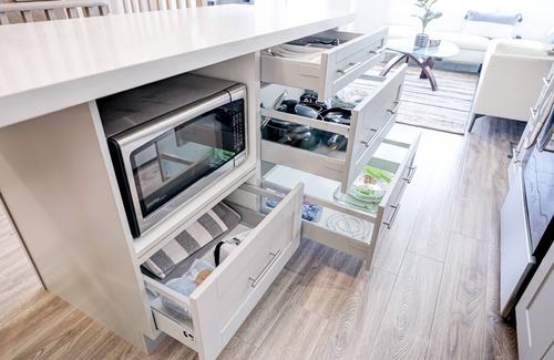 Durham Region House | Modern New 4 Bedroom Townhome with Indoor Fireplace