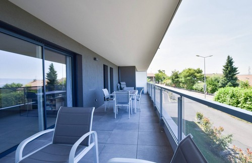 Evian-les-Bains Apartment | Modern new apartment with balcony and garage in Évian