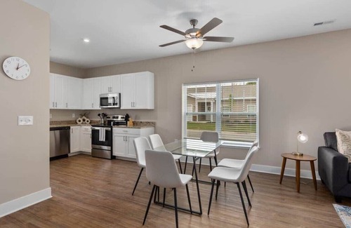 Grandville Apartment | Modern New Build 12BR 12BA w Garage Patio