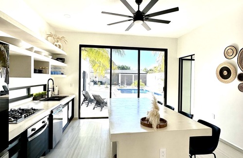 Chelem House | Modern new build/one level with pool/near the beach and close to town