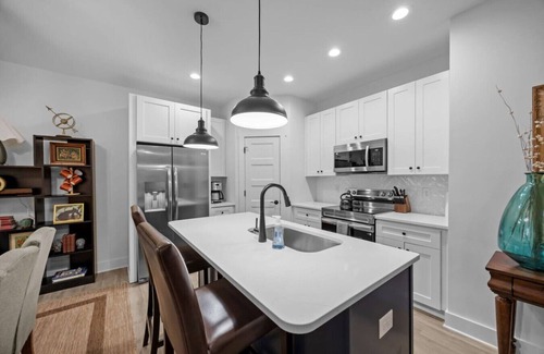 Haw River House | Modern New Duplex in Prime Location