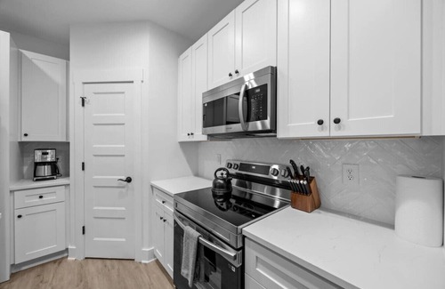 Haw River House | Modern New Duplex in Prime Location