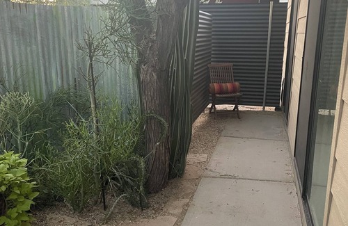 F. Q. Story Apartment | Modern, new guest house in historic neighborhood, bordering downtown Phoenix