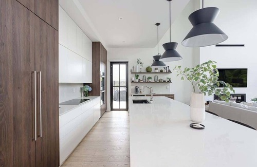Middletown House | Modern new home by Golf Course