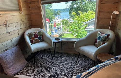Cheat Lake Apartment | Modern "NEW" Tiny Home with Lake View