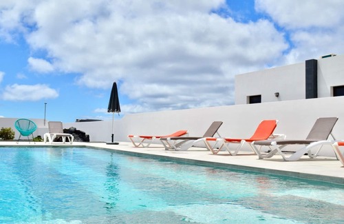 Costa Teguise Villa | modern newly built villa