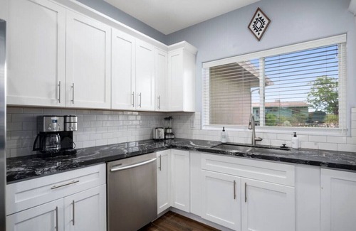 Cottonwood-Verde Village House | Modern Newly Built Cottonwood Home with Hot Tub & Firepit