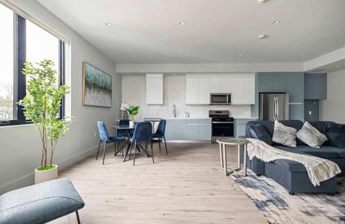 West Congress Apartment | Modern & Newly Renovated 1BR Flat West Congress