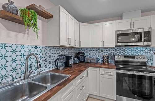 Paradise Valley Oasis House | Modern North Phoenix Retreat | Heated Pool & Luxe Comfort