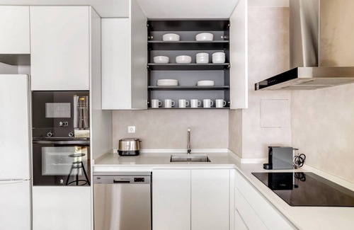 Nueva Espana Apartment | Modern Nueva España 1BR w/Doorman, nr Business Area, by Blueground