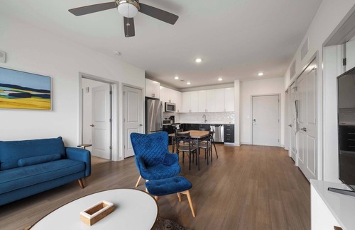Downtown Louisville Apartment | Modern Nulu 2BR CozySuites 07