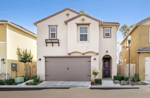 Clovis Other | Modern Oasis Getaway in Clovis , CA