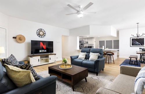 West San Antonio House | Modern Oasis In San Antonio- Perfect for long stays and short get aways!