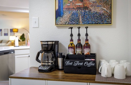 West San Antonio House | Modern Oasis In San Antonio- Perfect for long stays and short get aways!