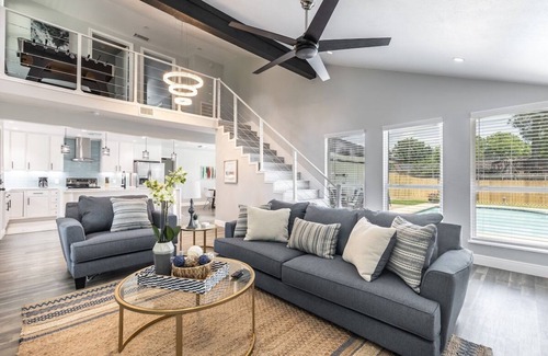 Irving House | Modern Oasis-Sleek 4-Bed Oasis with Private Pool