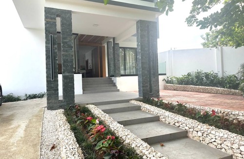 Cabrera House | Modern Oceanfront 4-bedroom house with pool, WiFi, AC in lovely town of Cabrera