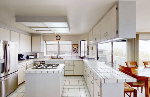 Bodega Bay House | Modern Ocean-View Dream w/Chefs Kitchen, Patio & Balcony - Walk to Beach