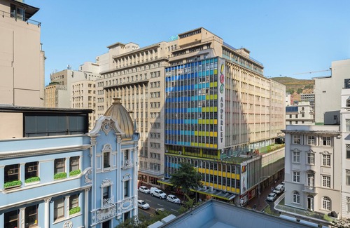 Flora Park Apartment | Modern One Bed Apt - Central - Pool