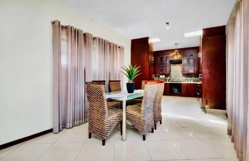 Sandown House | Modern One Bedroom Apartment in Heart of Sandton