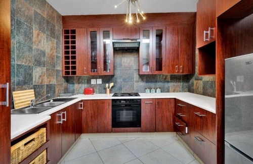 Sandown House | Modern One Bedroom Apartment in Heart of Sandton