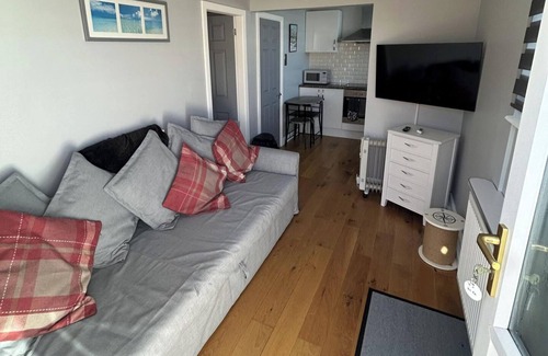 Bridlington Ski Chalet | Modern One Bedroom Chalet with Central Heating