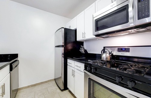 Brooklyn Heights Apartment | Modern One Bedroom in Charming Brooklyn Heights