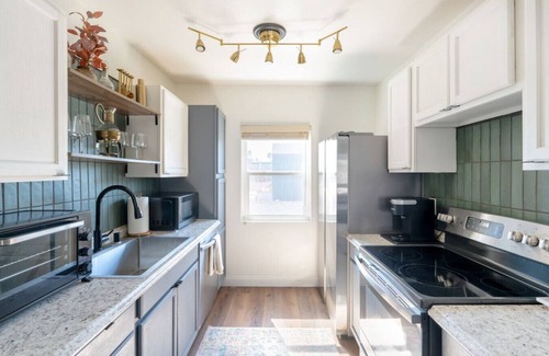 Crown Point Apartment | Modern Pacific Beach Condo Steps from Mission Bay