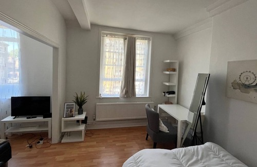 Canonbury Apartment | Modern & Peaceful 1BD Flat - Islington