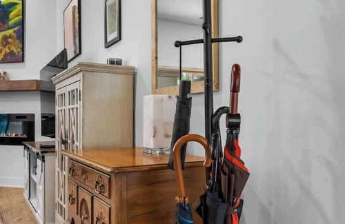 Bella Vista House | Modern Pet-Friendly Home in Bella Vista